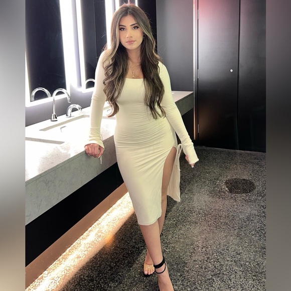 Cream dress like new from oh polly 🤍✨ Worn only once - Picture 3 of 11